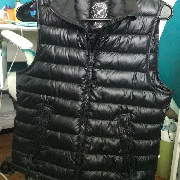 American Eagle outfitters puffer vest - Picture 2 of 4